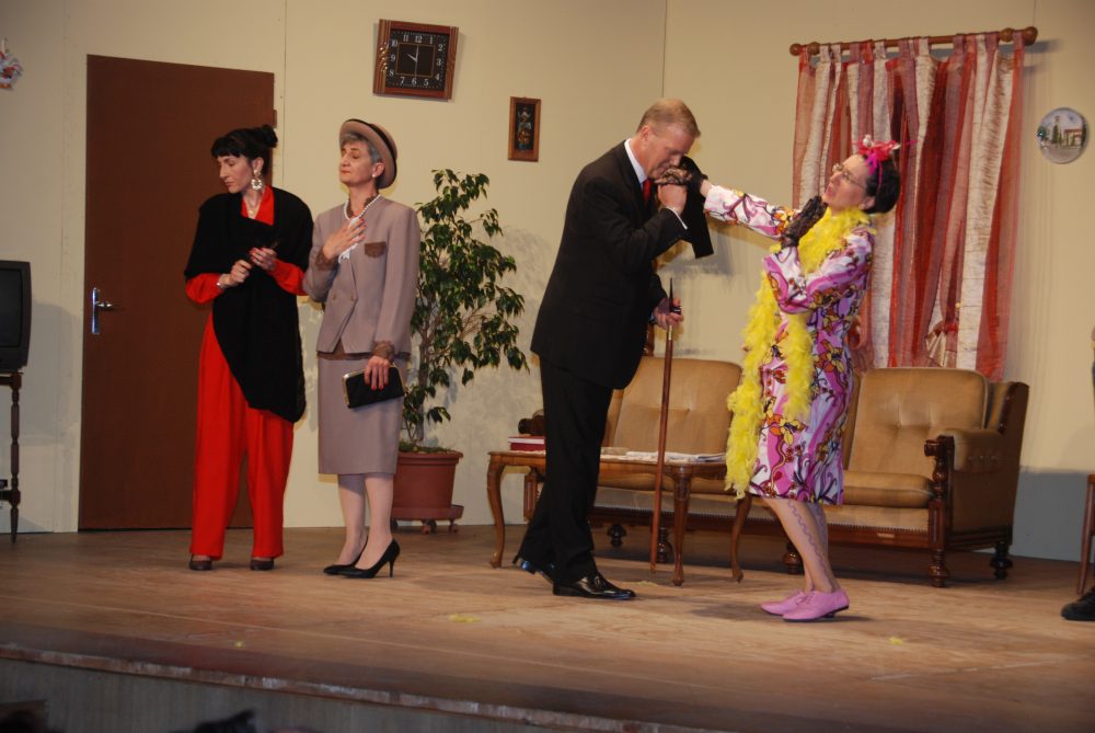 Mi-tocje-ancje-paiâ-las-tasses-compagnia-teatrale-la-pipinate