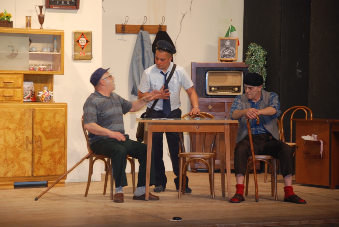 Vecjo-sì,-ma-no-stupit-compagnia-teatrale-la-pipinate